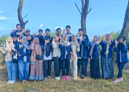 OSIM MAN 1 Bantul Gelar Aksi Bersih Pantai dan Jalin Keakraban