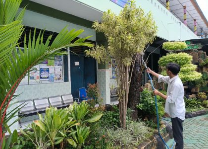 Madrasah yang Cinta Lingkungan: Perawatan Taman MAN 1 Bantul Jadi Bukti Nyata “Cadas Berkelas”