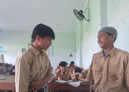 Siswa Kelas XE7 MAN 1 Bantul Unjuk Gigi dalam Praktik Percakapan Bahasa Arab Bertema Hobi