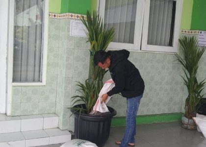 TU MAN 1 Bantul Laksanakan Penanaman Palem Merah dalam Program Adiwiyata Berkelanjutan