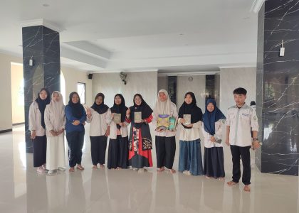 Mafrudah, S. Ag., M.Pd.I., Kepala MAN 1 Bantul Wakafkan Al-Qur’an untuk Masjid Madrasah dan Masjid Sekitar