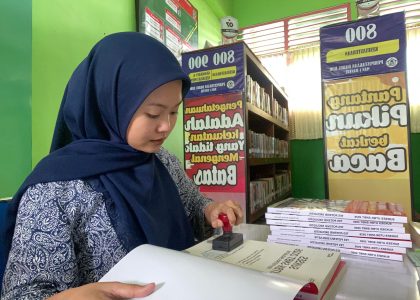 Pustakawan MAN 1 Bantul Lakukan Pengolahan Buku UTBK-SNBT 2026 agar Siap Dilayankan