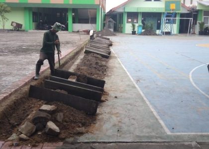 Tingkatkan Kualitas Sarana Prasarana, MAN 1 Bantul Benahi Talud Halaman Madrasah