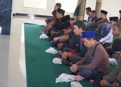 Wali Murid Kelas XII Padati Masjid Raudlatul Muttaqin, Tunjukkan Antusias Hadiri Doa Bersama