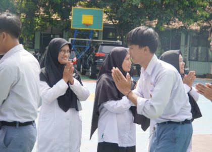 Menjemput Rida dan Restu: Siswa Kelas XII FL Mohon Doa Guru dan Pegawai MAN 1 Bantul Jelang Ujian Madrasah