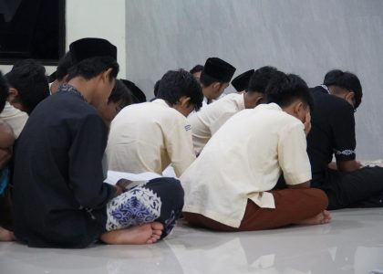 Peserta Pesantren Ramadan MAN 1 Bantul Laksanakan Mujahadah dan Sahur Bersama