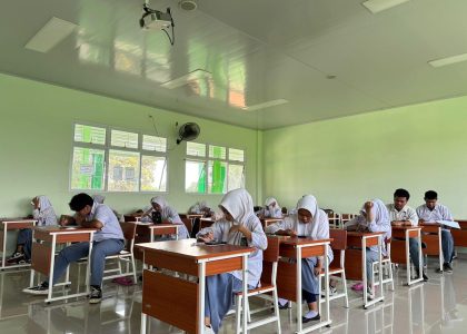 Usai Sudah: Siswa MAN 1 Bantul Khidmat Mengikuti Ujian Madrasah Hari Terakhir