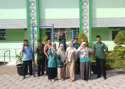 Staf Tata Usaha MAN 1 Bantul Gelar Kerja Bakti Masif Sambut Rapat Kerja Kanwil Kemenag DIY