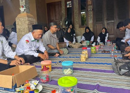 Eratkan Tali Kasih, Keluarga Besar MAN 1 Bantul Lepas Keberangkatan Haji Sururin Khoiroh