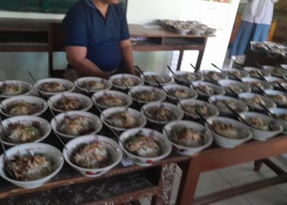 Eratkan Kekeluargaan, Empat Guru MAN 1 Bantul Gelar Syukuran Kenaikan Pangkat