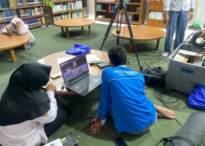 Antusias Tanpa Batas, Siska Pujilestari Dampingi Siswa Multimedia Siapkan Live Streaming Kelas XII