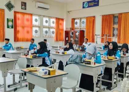Melek IT: Dua Guru Geografi MAN 1 Bantul Mengikuti Pelatihan Optimalisasi Penggunaan HTML Dalam Forum MGMP MA DIY