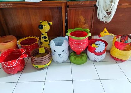Kreatif! Siswa MAN 1 Bantul Sulap Galon Bekas Jadi Pot Cantik, Siap Hijaukan Madrasah