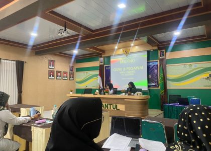 Guru dan Pegawai MAN 1 Bantul Ikuti Briefing Persiapan ASAT 2025/2026