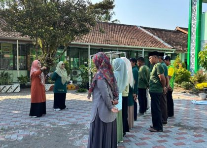 Peringati Hari Lingkungan Hidup Sedunia, Kepala MAN 1 Bantul Berikan Motivasi kepada Staf Tata Usaha untuk Menjadi Pelopor Budaya Peduli Lingkungan