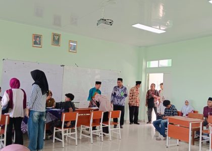 Pastikan Sesuai Juknis, Pengawas Madrasah Kemenag Kab. Bantul Awasi PMBM MAN 1 Bantul