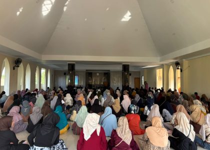 Antusias Orang Tua Warnai Penerimaan Rapor, Masjid Roudhotul Muttaqin Dipenuhi Wali Peserta Didik