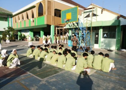 Edukatif dan Humanis, Tim Kedisiplinan ASAT MAN 1 Bantul Ubah Keterlambatan Jadi Momen Ibadah dan Introspeksi Diri