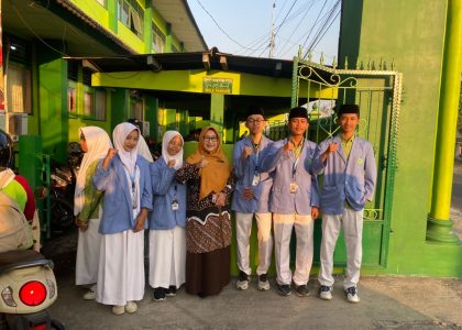Kepala MAN 1 Bantul Bersama OSIM Sambut Hangat Siswa Baru pada Kegiatan MATAMUDA