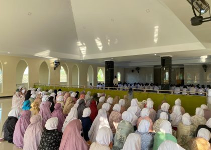 Murid Kelas X MAN 1 Bantul Laksanakan Sholat Dhuha Bersama