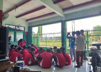 Murid Multimedia Kelas XII MAN 1 Bantul Asah Kompetensi Videografi melalui Produksi Video Cinematic