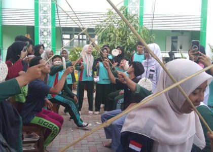 Lomba Makan Kerupuk Semarakkan HUT RI ke-81, Murid MAN 1 Bantul