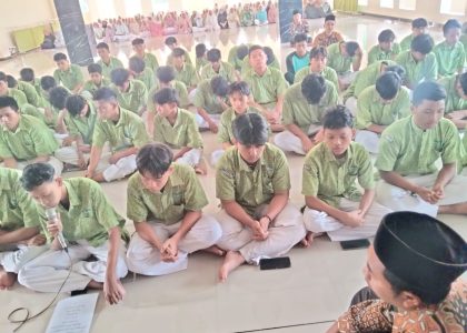 Tingkatkan Karakter Religius dan Kedisiplinan, Siswa Kelas XI FD MAN 1 Bantul Gelar Sholat Dhuha Berjamaah