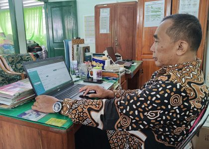 Menjaga Kedisiplinan dan Transparansi: Operator EMIS GTK MAN 1 Bantul Rampungkan Rekap Presensi Bulan September 2026