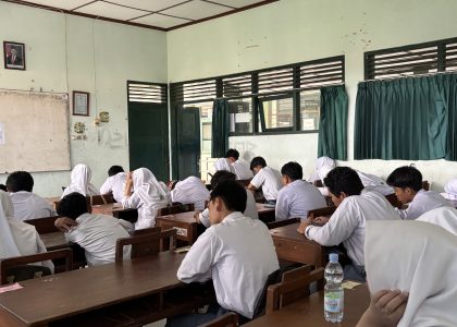 Lancar dan Kondusif, ASTS Bahasa Arab Diikuti Siswa Kelas X E 2 dan XI FD 2
