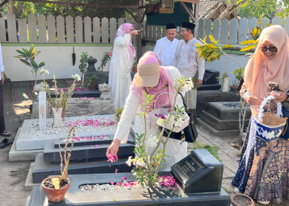 Hormati Jasa Para Muassis, Guru dan Pegawai MAN 1 Bantul Ziarah ke Empat Makam Pendiri dalam Rangka Hari Santri 2026
