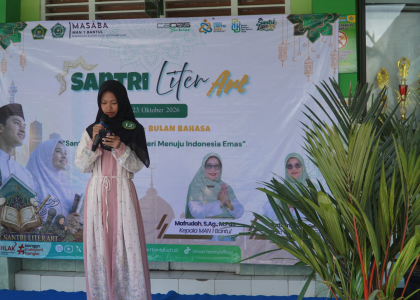 Salwa Lually XII FL 6 Tampilkan Nasyid “Rahmatun Lil’alameen” dalam Santri Literart MAN 1 Bantul