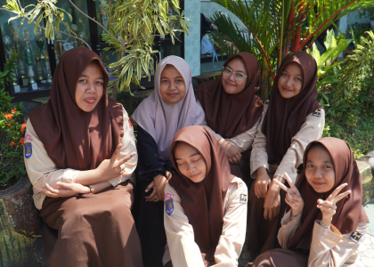 Murid XII FL 6 MAN 1 Bantul Berikan Dukungan untuk Salwa Lually di Lomba Nasyid Santri Literart